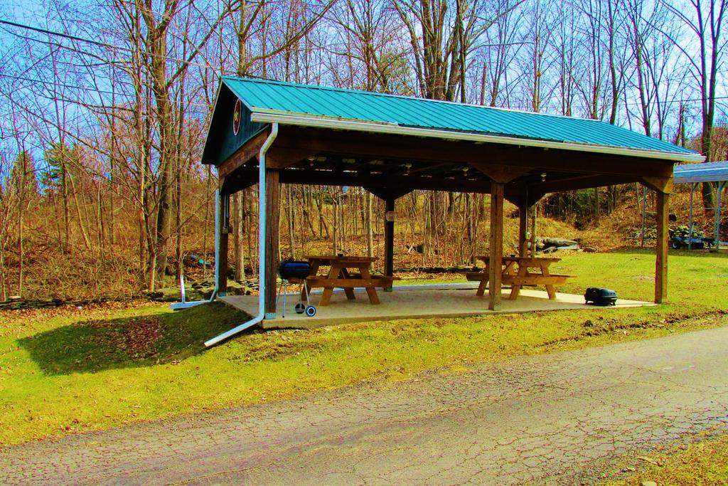 Crystal Springs Inn And Suites Towanda Buitenkant foto