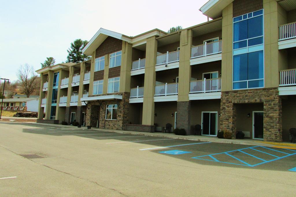 Crystal Springs Inn And Suites Towanda Buitenkant foto