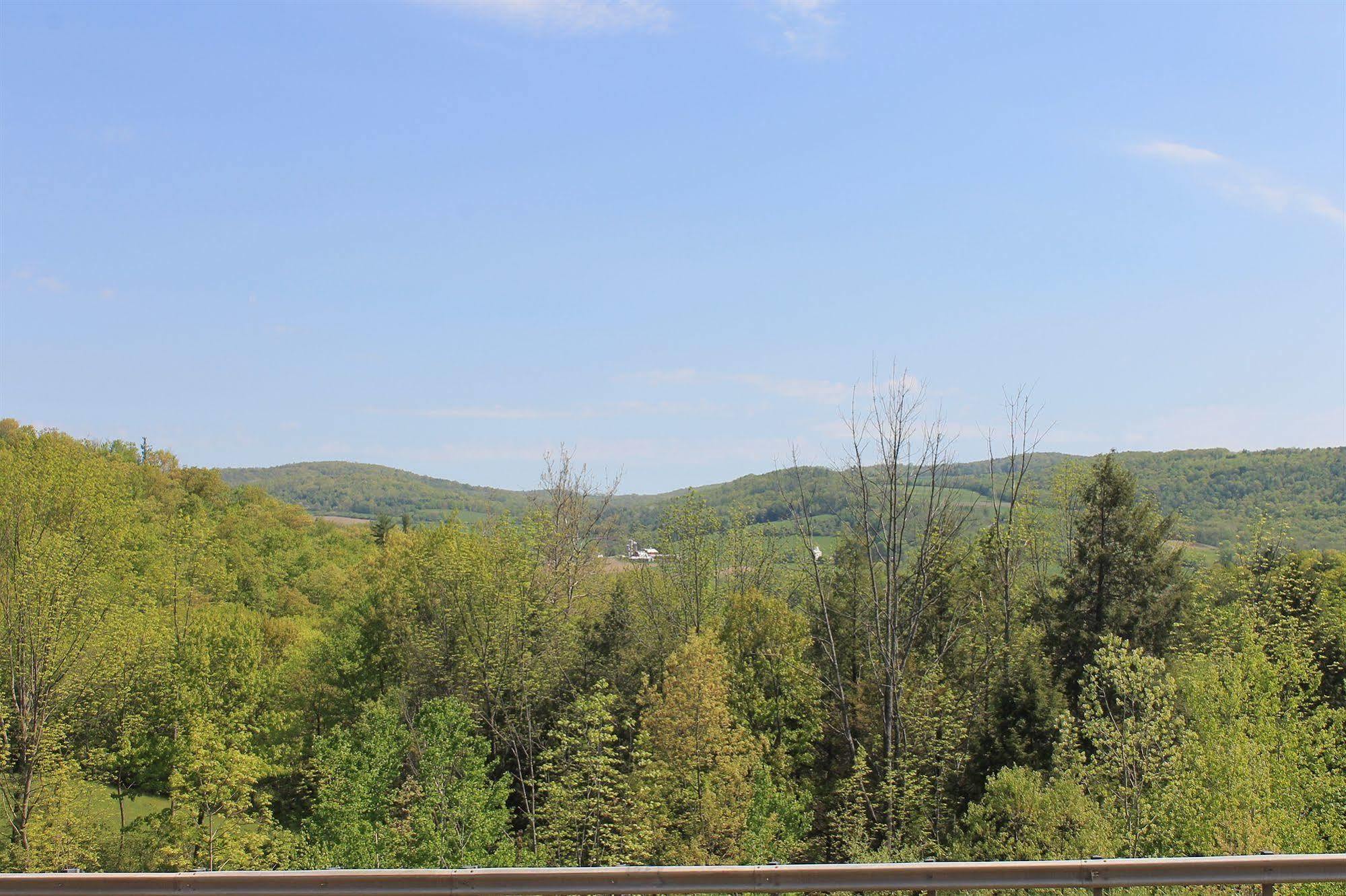 Crystal Springs Inn And Suites Towanda Buitenkant foto