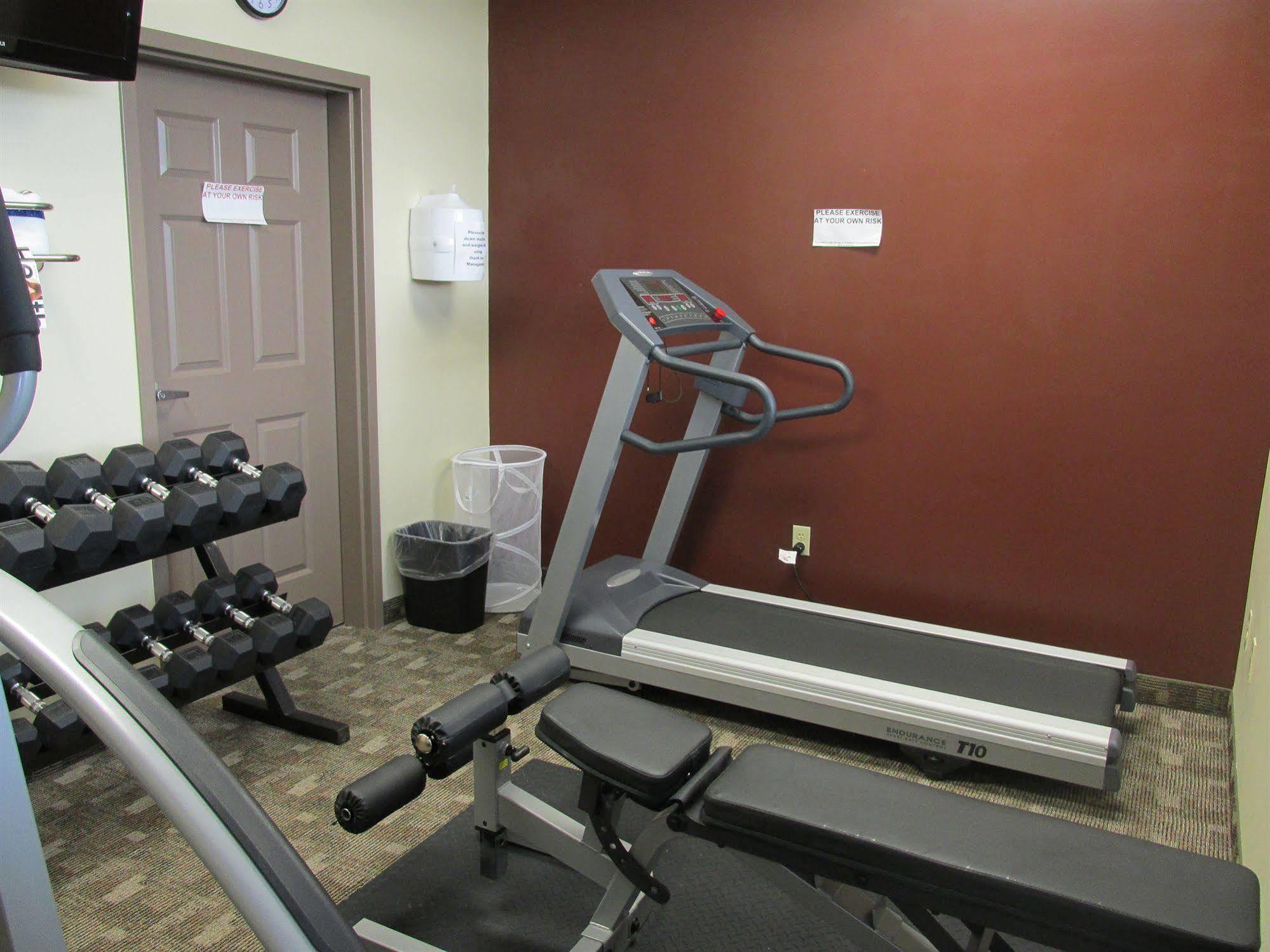 Crystal Springs Inn And Suites Towanda Buitenkant foto