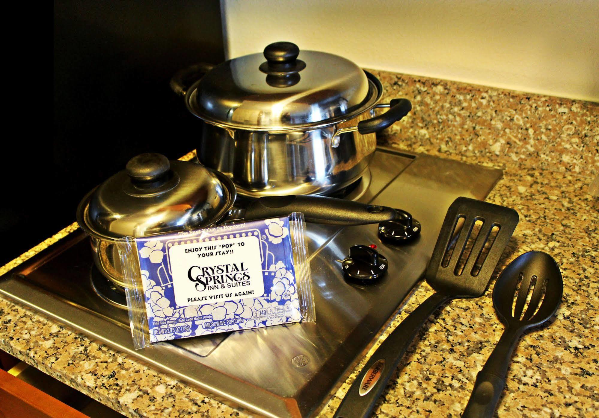 Crystal Springs Inn And Suites Towanda Buitenkant foto