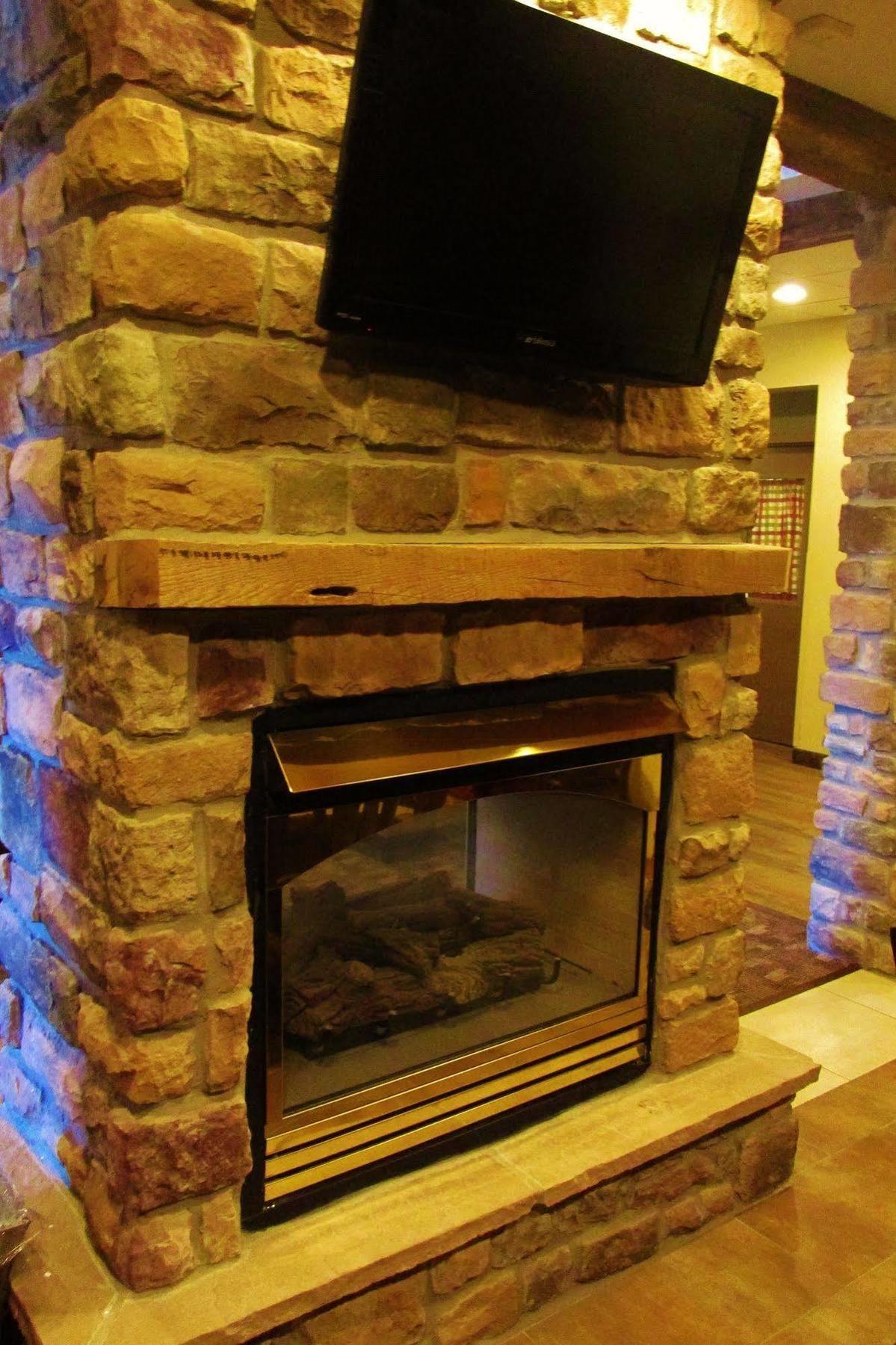 Crystal Springs Inn And Suites Towanda Buitenkant foto